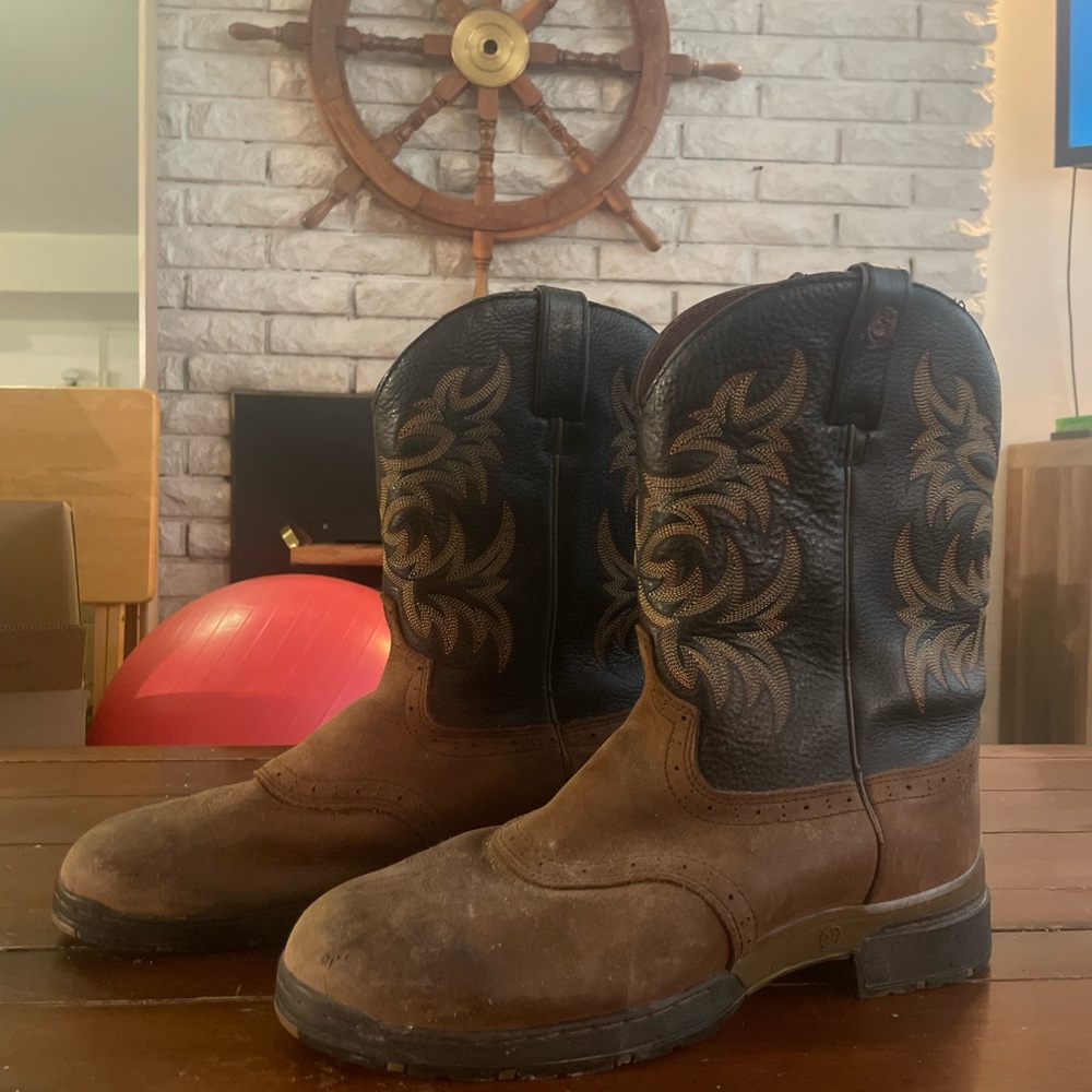 Justin Boots Black and Brown Cowboy Boots